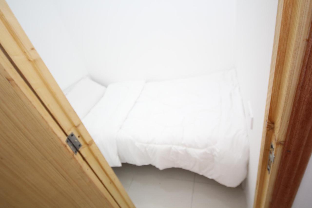 Cozy Rooms And Small Partitions For Men Guests In 迪拜 外观 照片